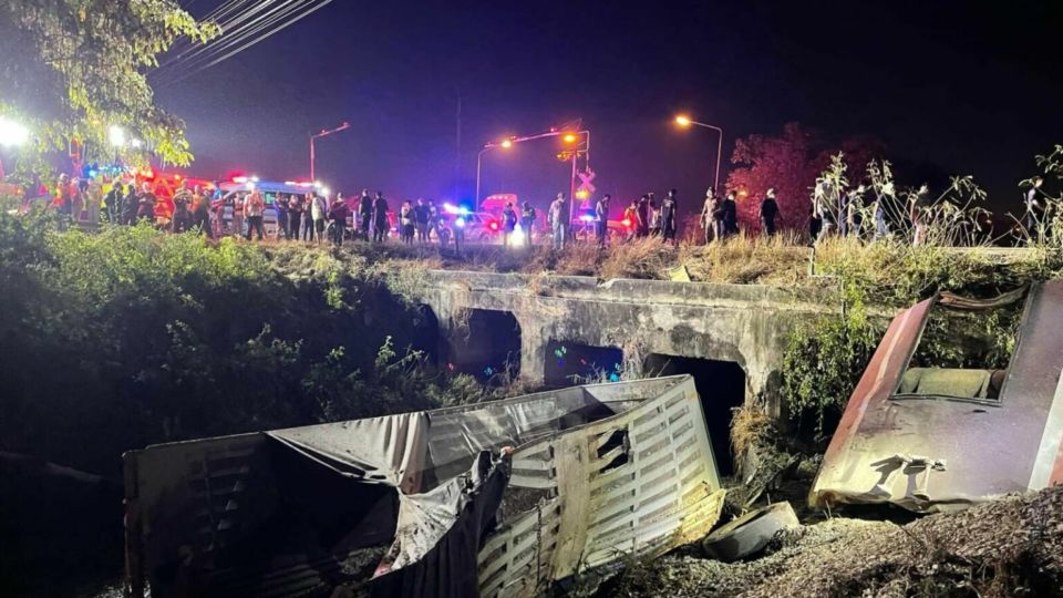 2 train workers killed by truck on tracks in Udon Thani
