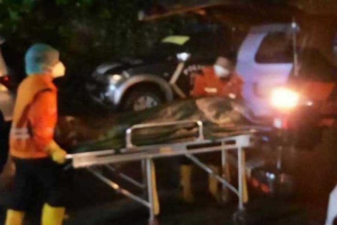 JDB’s body being evacuated from the Kuta hotel. Photo: Handout