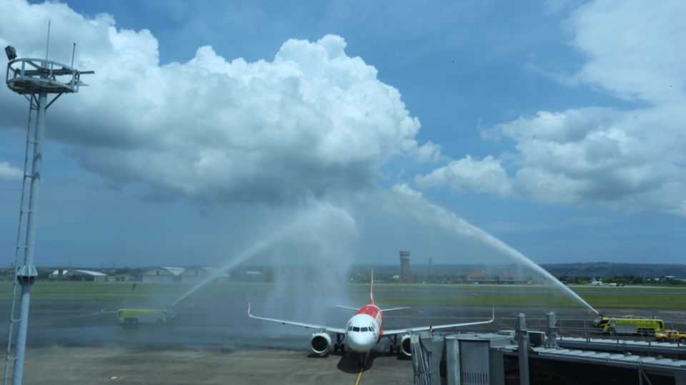 AirAsia’s Kuala Lumpur-Bali flight landed at the Ngurah Rai International Airport on March 21, 2022. It was AirAsia’s first international flight to Bali since the pandemic started around March 2020. Photo: Obtained.