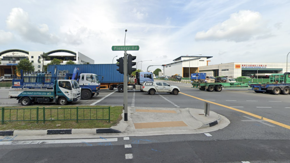 Pioneer Road street sign in Tuas where the victim was found. Photo: Google Maps
