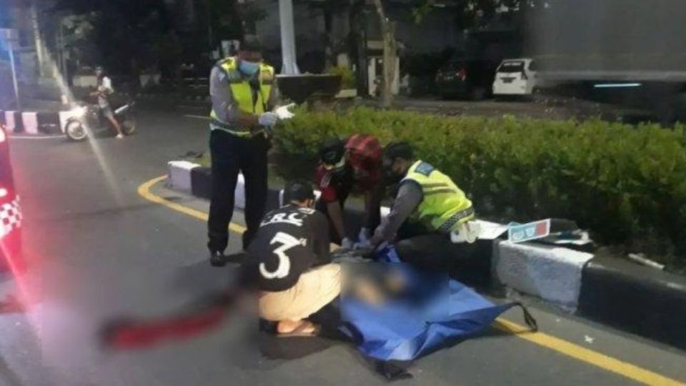 A university student from Jakarta became a victim of a deadly hit-and-run on Sunset Road in the early hours of Saturday, after his motorcycle was reportedly knocked down by a car. Photo: Istimewa