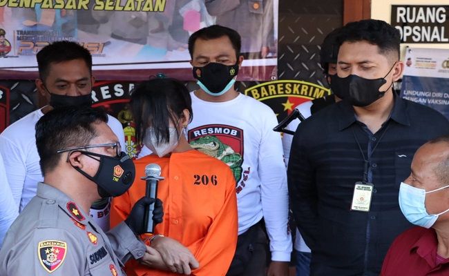 The South Denpasar Police arrested a sex worker for stealing from one of her clients in Sanur on March 13, 2022. Photo: Obtained.