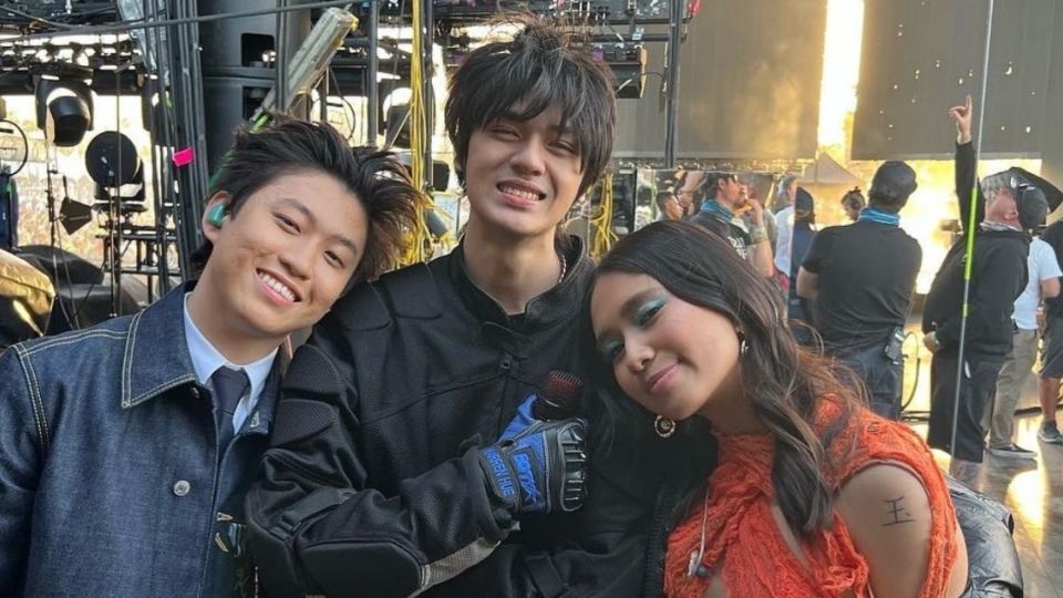 Indonesian artists Rich Brian, Warren Hue, and NIKI posing for a photo backstage at Coachella Main Stage. Photo: Instagram/@88rising