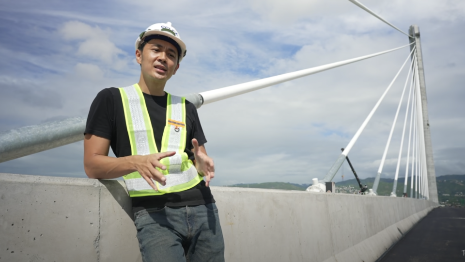 Slater Young showed a first peek of the Cebu-Cordova Link Expressway on his vlog. Screenshot: Slater Young (YouTube)