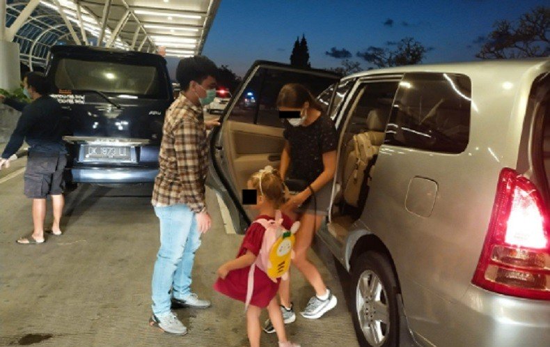The Bali Immigration Office deported a Russian woman and her young daughter on April 10, 2022, for overstaying their visas. Local outlets reported that the woman’s husband neglected both of them after arriving together in Bali in 2019. Photo: The Ministry of Law and Human Rights.