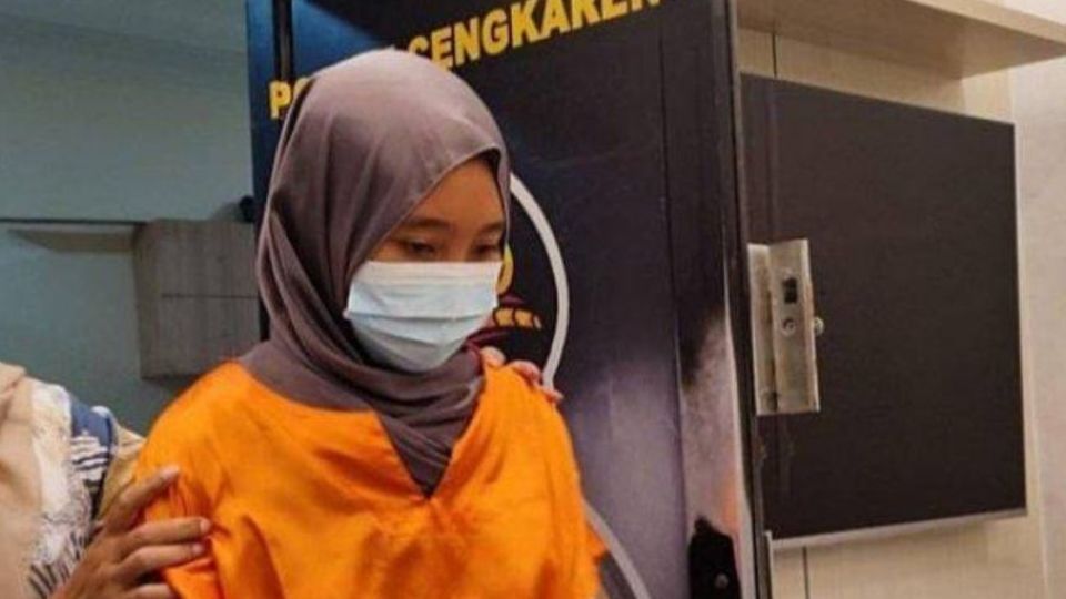 26-year-old NU will be facing jail time for murdering her husband’s mistress in a deadly love triangle case that shook Indonesia. Photo: Istimewa via Warta Kota