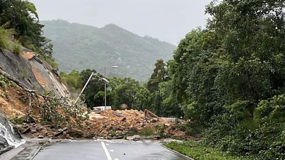 Heavy rain and strong winds hit Hong Kong on June 8, triggering a landslide in Sai Kung. Photo: Facebook/Anndee Cheung