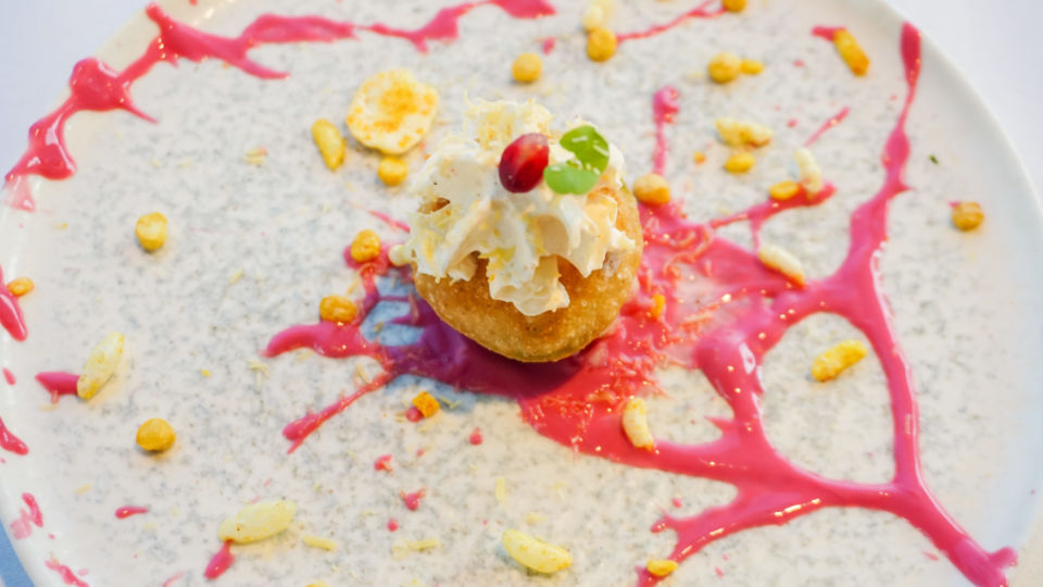 Street (puffed rice, spiced yoghurt foam, beetroot reduction) at Rang Mahal. Photo: Coconuts Bangkok