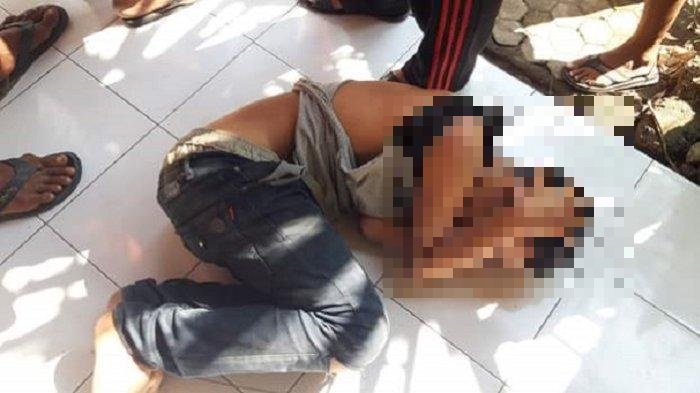 A man was beaten up in Ubud, Gianyar on June 10 for allegedly brandishing a knife in front of students. The man, according to the police, had mental health conditions. Photo: Obtained.