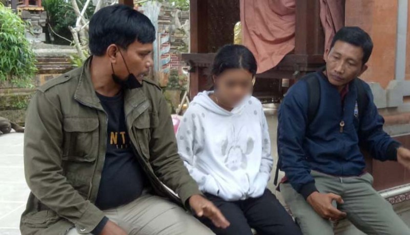 A student in Gianyar who was stole cash from a local temple in order to pay off her past-due tuition fees will be off the hook, the police said. Photo: Obtained.