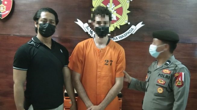 A Brazilian man was arrested at the Bali airport on June 28, 2022, for weed possession. He told the authorities that he purchased marijuana in Thailand and did not know that it is illegal to possess them in Indonesia. Photo: Obtained.