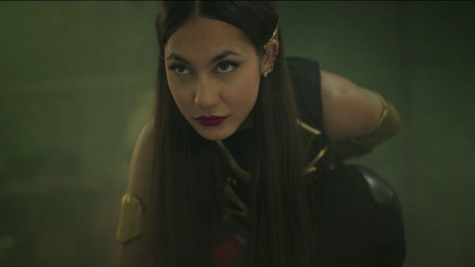 Pevita Pearce as Sri Asih. Screenshot from YouTube/CINEMA 21, Screenplay Bumilangit