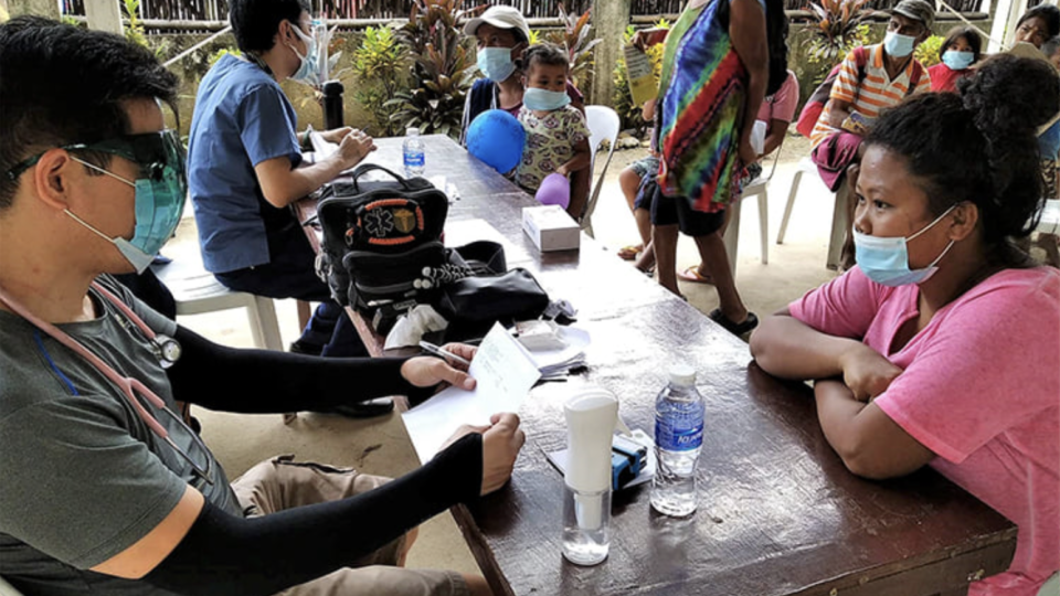 The Department of Health in Region 4 conducts a health assessment on members of the Dumagat-Remontado tribe. Image: DOH Calabarzon