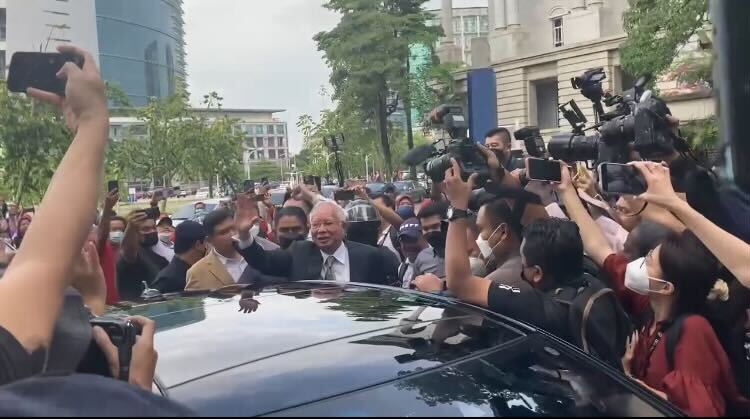 Najib Razak arriving at court this morning. Photo: Coconuts KL