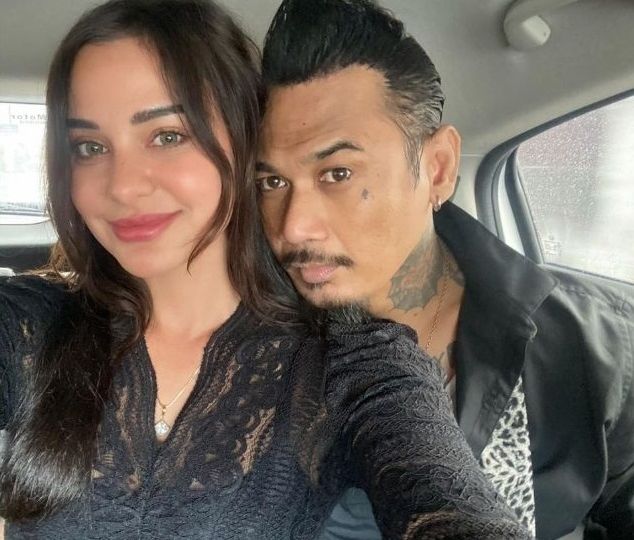 Bali musician Jerinx (right) pictured with his wife Nora Alexandra. Photo: Screengrab.