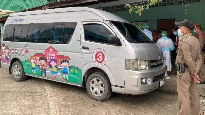 A second grade student died after she was apparently left unattended in this van in Chonburi province’s Phanthong district. Police and forensic doctors blamed it on heatstroke. Photo: Chonburi Provincial Police