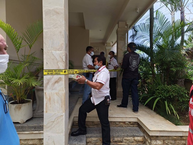 The Bali police sealed a house in Badung where an Australian man in his 50s was found dead on Sep. 26, 2022. Photo: Obtained.