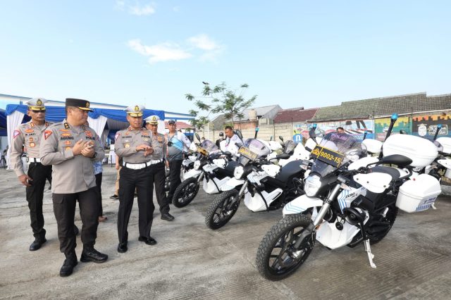 Electric motorbikes will be used by the Indonesian Police to guard the G20 Summit this November. Photo: NTMC Polri.