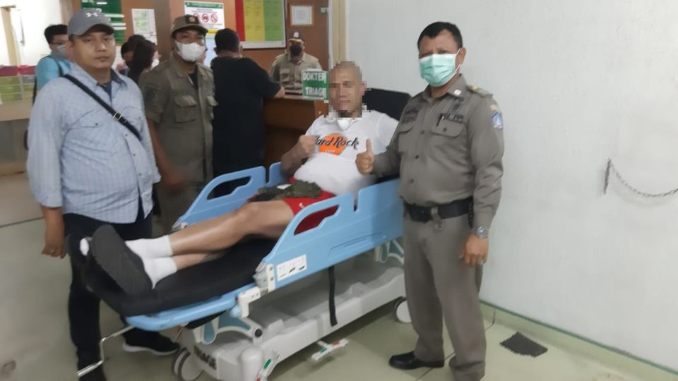 An Australian man in his late 20s was arrested by the Badung Public Order Agency (Satpol PP) and was later sent to the Ngoerah Hospital after causing public disturbance in what was suspected to be a depression-induced meltdown. Photo: Obtained.