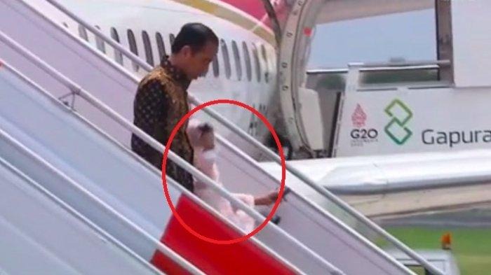 The First Lady of Indonesia, Iriana, reportedly slipped as she disembarked from her plane alongside her husband, President Joko “Jokowi” Widodo, at the I Gusti Ngurah Rai International Airport this morning. Photo: Screengrab.