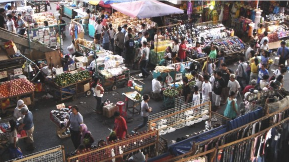 Baclaran Market at night. Image: Wikimedia Commons