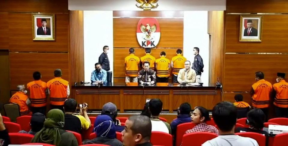 DPRD Jambi representatives presented to the media as corruption suspects by the Corruption Eradication Commission (KPK) in Jakarta on Jan. 9.