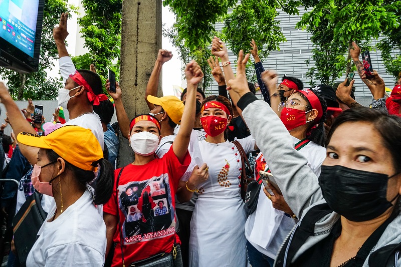 People gathered July 26, 2022, outside Myanmar’s embassy in Bangkok to protest the execution of four pro-democracy activists. Photo: Chayanit Itthipongmaetee / Coconuts
