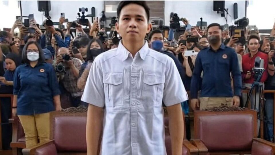 Richard Eliezer awaits his sentence during a hearing at the South Jakarta District Court on Feb. 15, 2022. Photo: Video screengrab