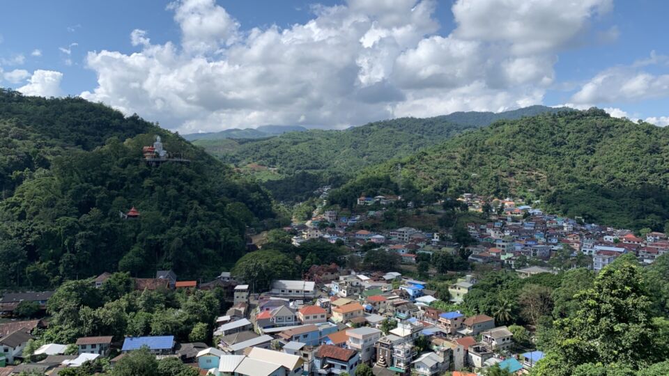 Tachileik photographed from the Thai side of the border in October, 2021. Photo: Chainwit / CCA BY-SA 4
