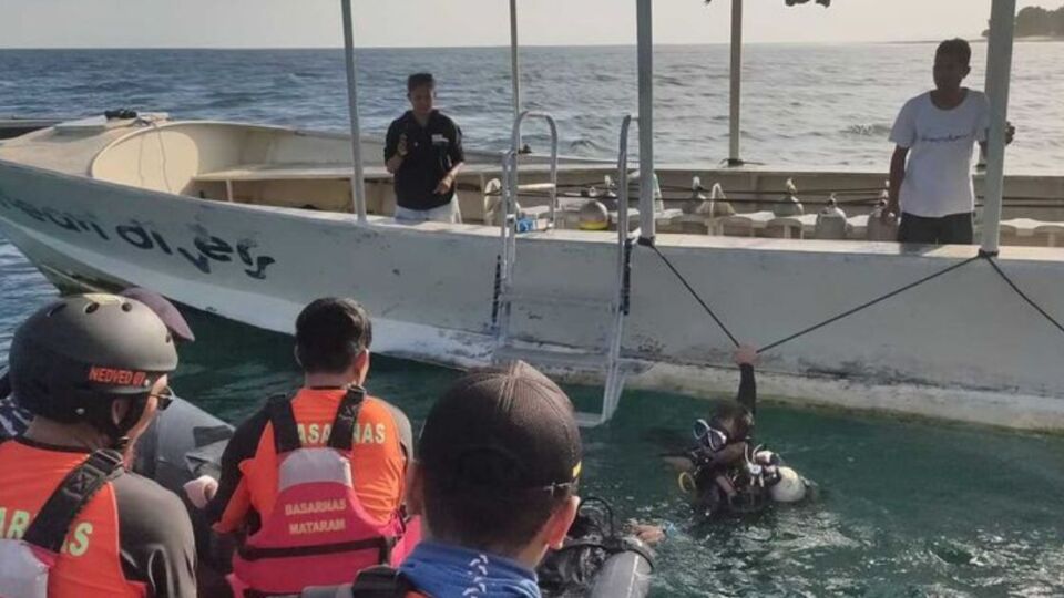Mataram Search and Rescue locating Tyeson Cluff’s body on Feb. 20, 2023. Photo: Mataram Search and Rescue