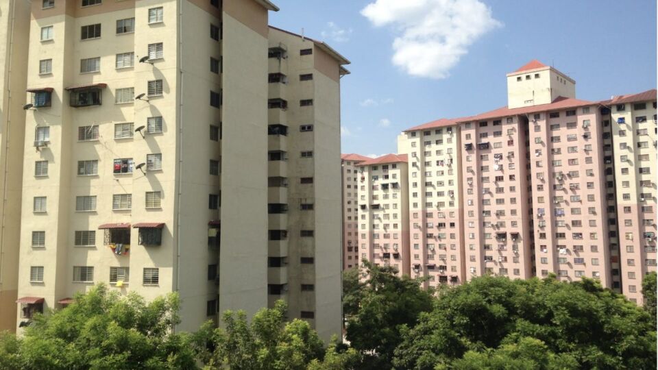 The People’s Housing Project are low-cost high-rise flat developed by the National Housing Department in Kuala Lumpur since 1998. Brownc/Wikimedia Commons
