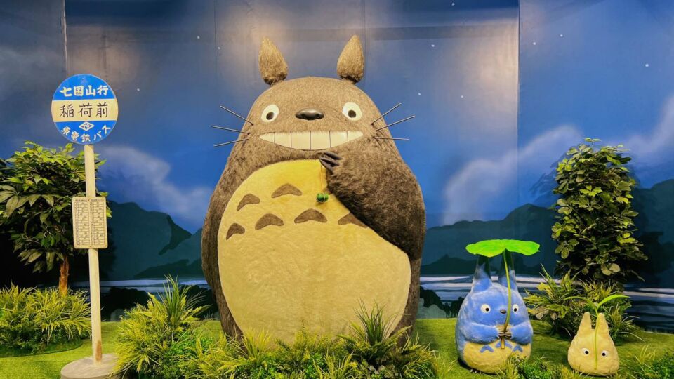 ‘My Neighbor Totoro’ set piece from a Studio Ghibli and Uniqlo collaboration in CentralwOrld. Photo: Pira Story/Facebook
