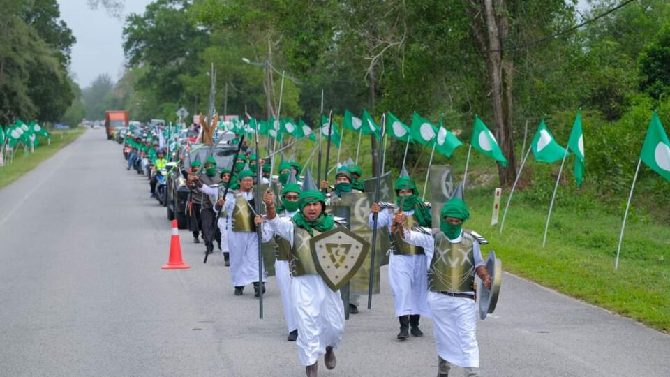 A picture shared on Facebook shows young members of the Islamist PAS party parading in military-style attire in Terengganu, Malaysia. Photo by Faizal Rahman




