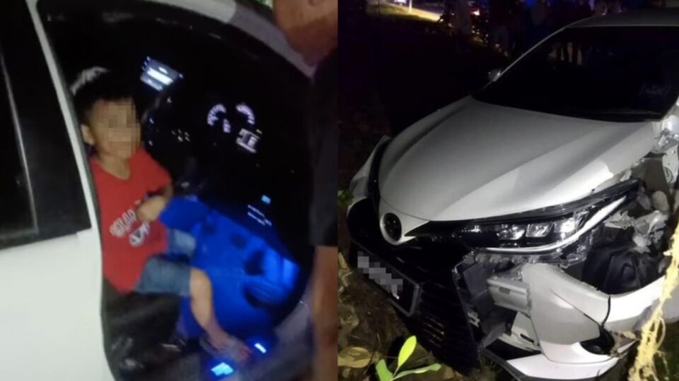 The duo were apparently making their way to a convenience store to buy a toy car before they crashed into a lamppost. PHOTO: Negeri Sembilan Kini Facebook 