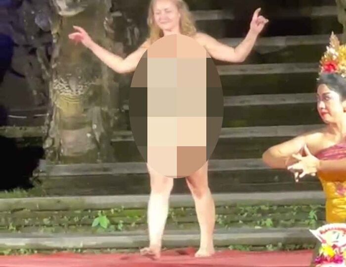 A German woman caused a stir in Bali after a viral video showed her completely naked and disrupting a Balinese dance performance at a temple in Ubud on Monday, May 22, 2023. Photo: Screengrab.
