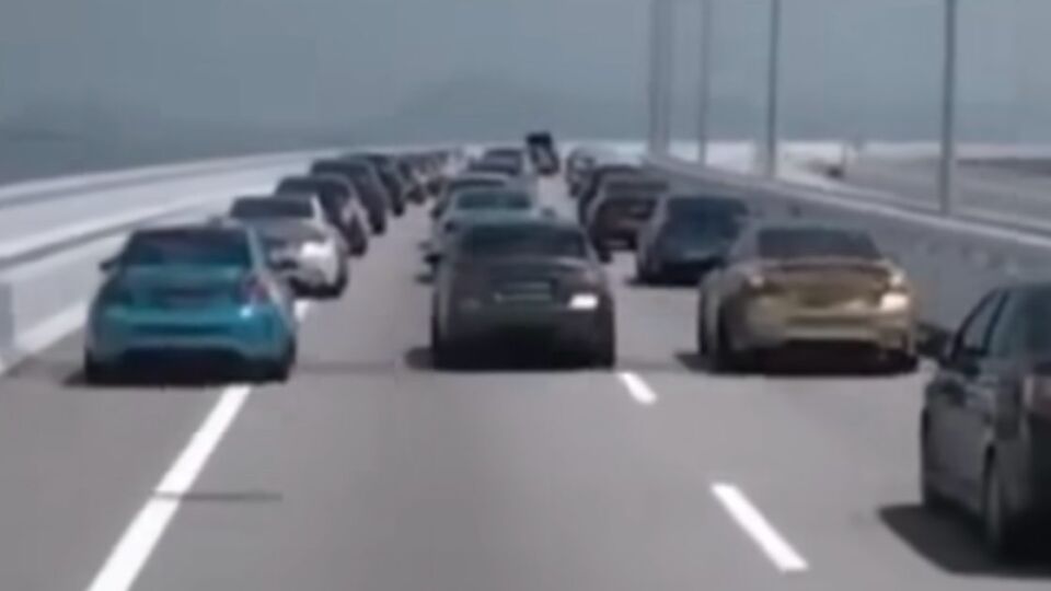 Drivers from a Singapore car club hogging a three-lane road on Penang Second Bridge on Friday. Photo: We Are Malaysians/Facebook
