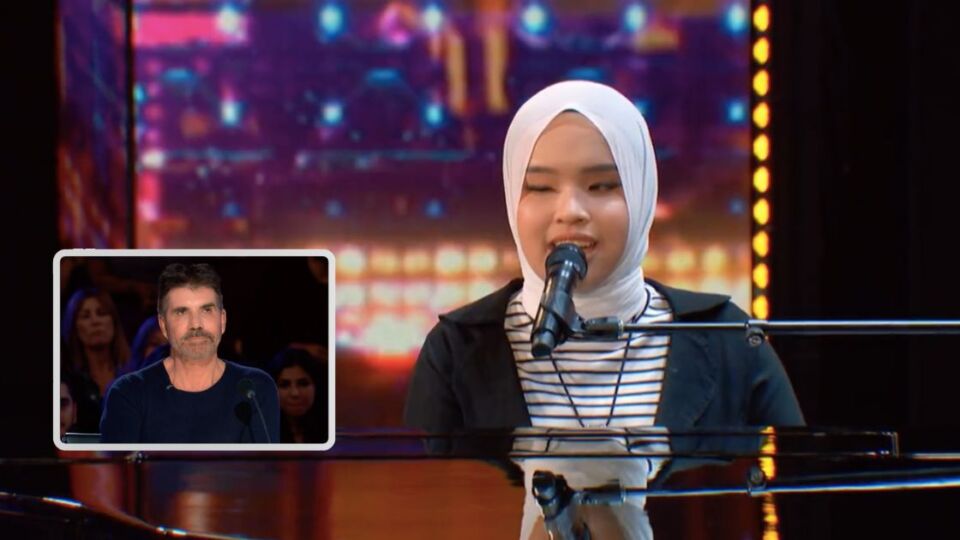 Putri Ariani stunned Simon Cowell on America’s Got Talent. Photos: Video screengrab from Twitter/@AGT