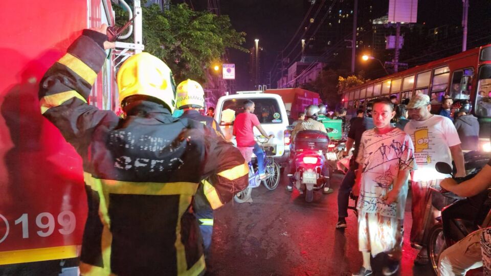 A large emergency response in Soi Pridi Banomyong at 9pm on Tuesday night. Photo: Todd Ruiz