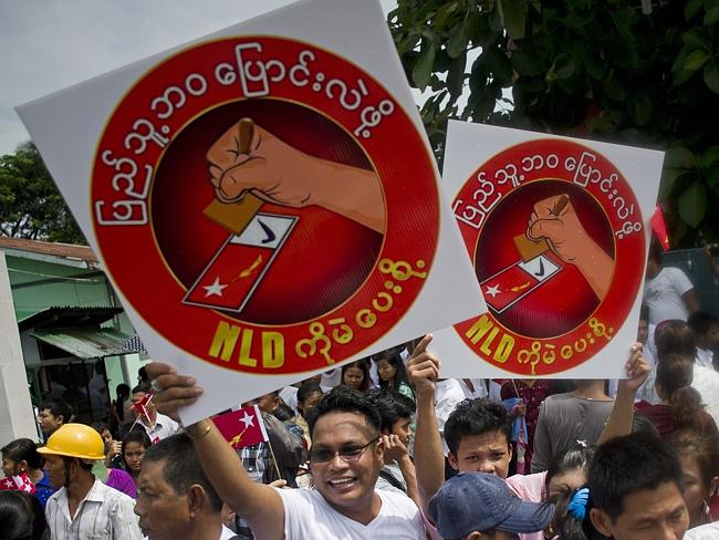 NLD supporters outside of Yangon