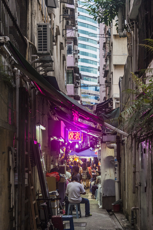 American Photographer's Photos Of Hong Kong’s Hidden Back Alleys