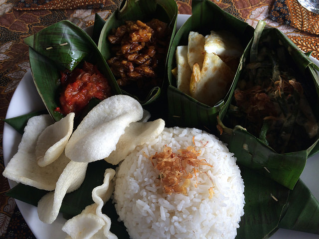 Bali vegetarian nasi campur
