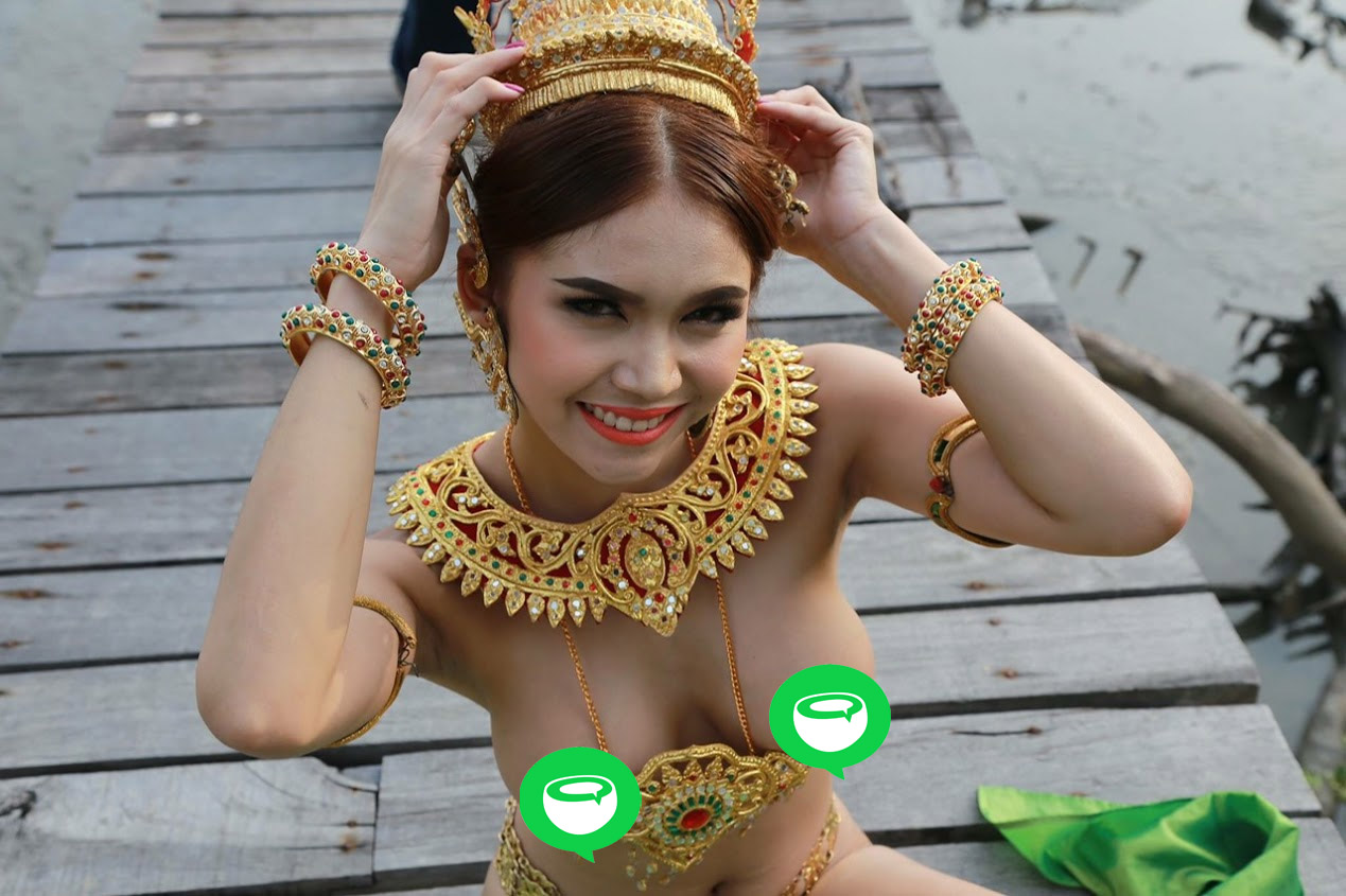 Officials to prosecute naked woman modeling Thai accessories