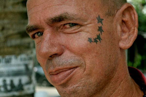 Coconuts Bangkok interviews homeless farang in Pattaya