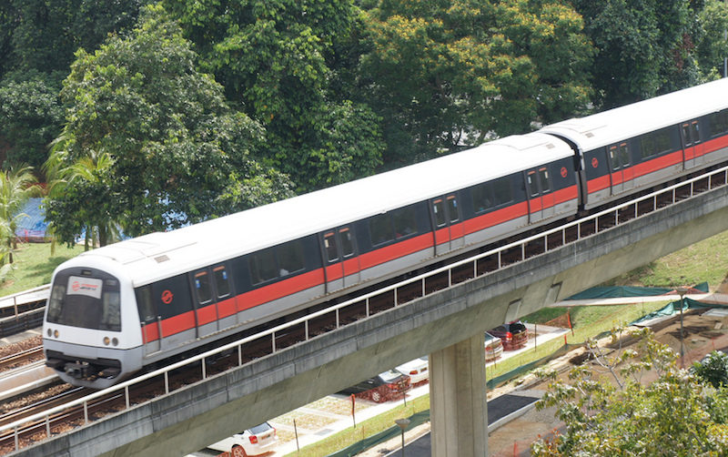 Lightning strikes train on East-West Line, causing service delays and ...