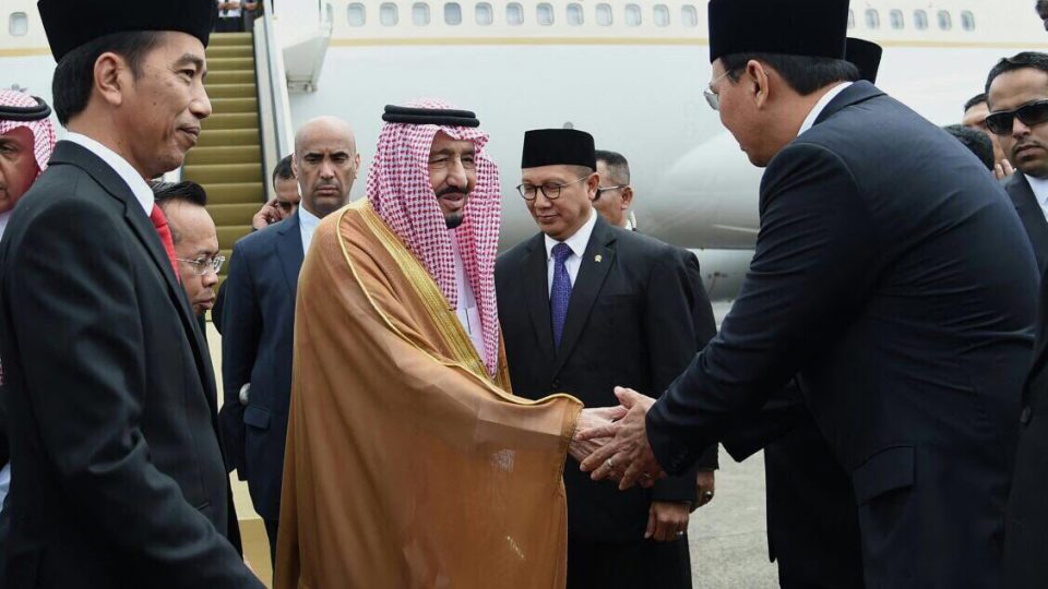 Jakarta Governor Ahok shaking hands with Saudi Arabia’s King Salman. Photo: Twitter/@basuki_btp