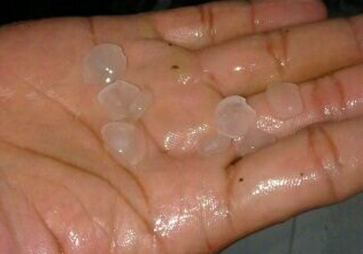 Hail droplets in Surabaya on March 7, 2017. Photo: Twitter