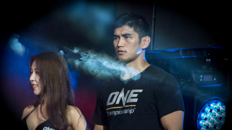 Aung La Nsang before his last fight at Thuwanna Stadium as part of the ONE Championship. Photo: Aung Naing Soe
