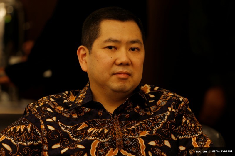 Chief Executive of Indonesia’s MNC Group Hary Tanoesoedibjo looks on during his visit to the Indonesia Stock Exchange (IDX) in Jakarta, Indonesia February 3, 2017. Photo: Beawiharta/Reuters