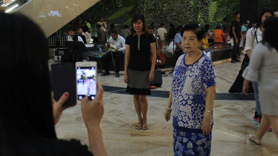 Take a selfie of me.