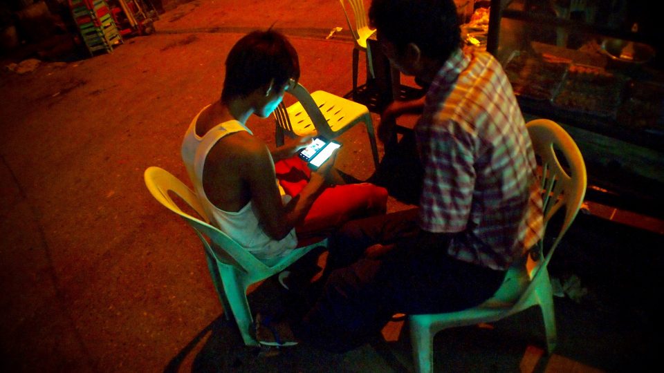 Yangon smartphone users. Photo: Flickr / Remko Tanis